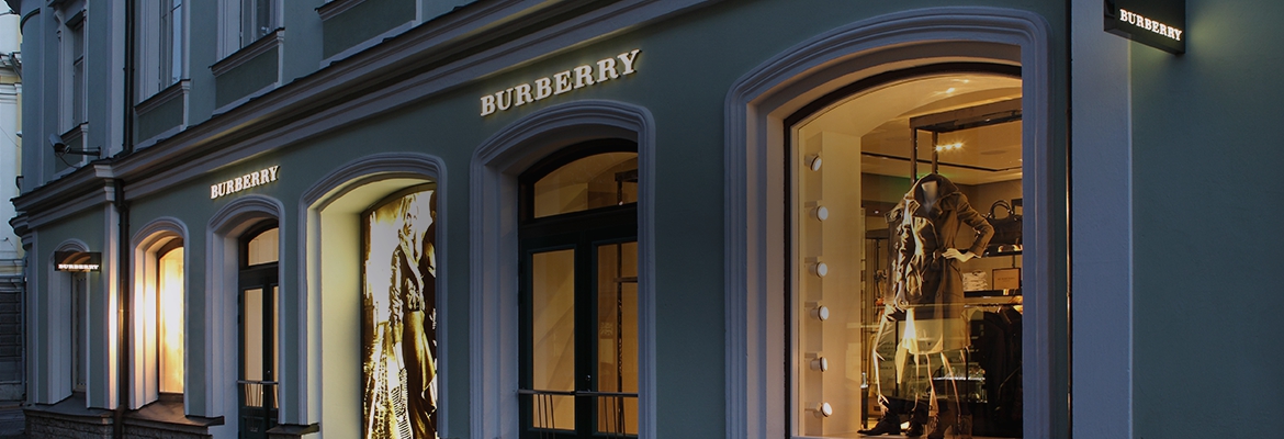  Titulinis Burberry talinas fasadas